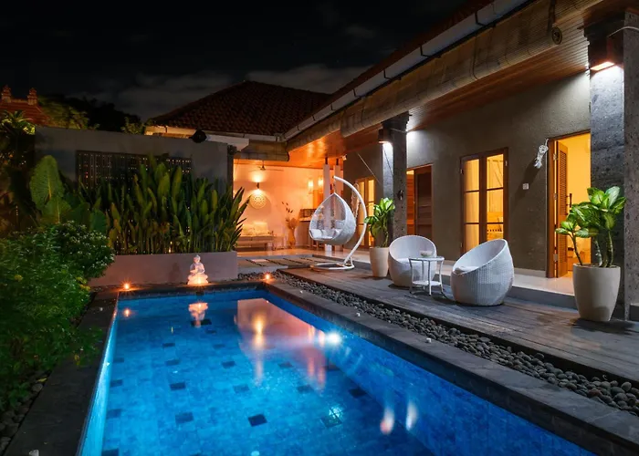 Luxurioese Poolvilla In Perfekt Fuer Entspannung Und Tropenflair ヴィラ