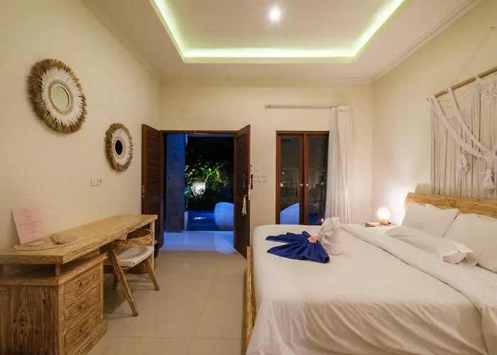Luxurioese Poolvilla In Perfekt Fuer Entspannung Und Tropenflair
