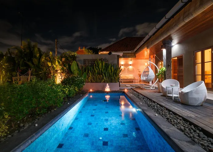 Luxurioese Poolvilla In Perfekt Fuer Entspannung Und Tropenflair ヴィラ