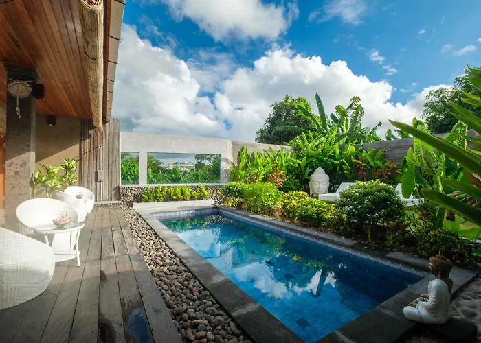 Luxurioese Poolvilla In Perfekt Fuer Entspannung Und Tropenflair ヴィラ