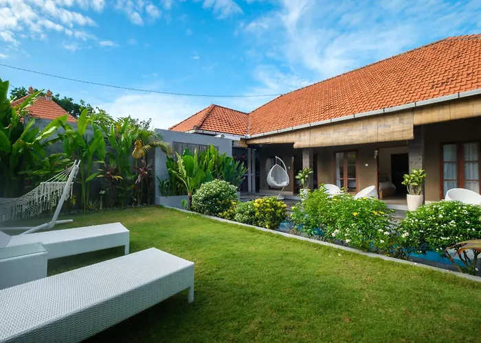 Luxurioese Poolvilla In Perfekt Fuer Entspannung Und Tropenflair ヴィラ *